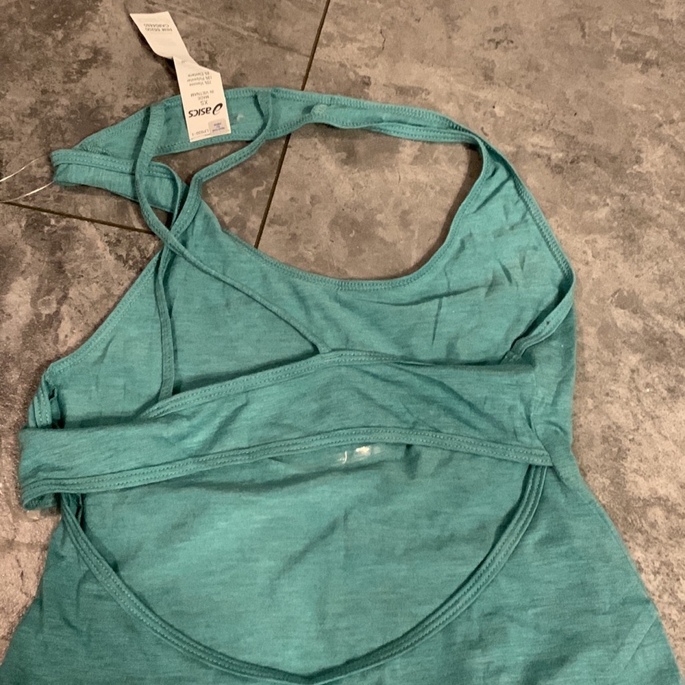 ASICS top - Picture 3 of 3